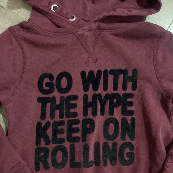 H&M Boys Maroon Hoodie Sweatshirt - Picture 2 of 3